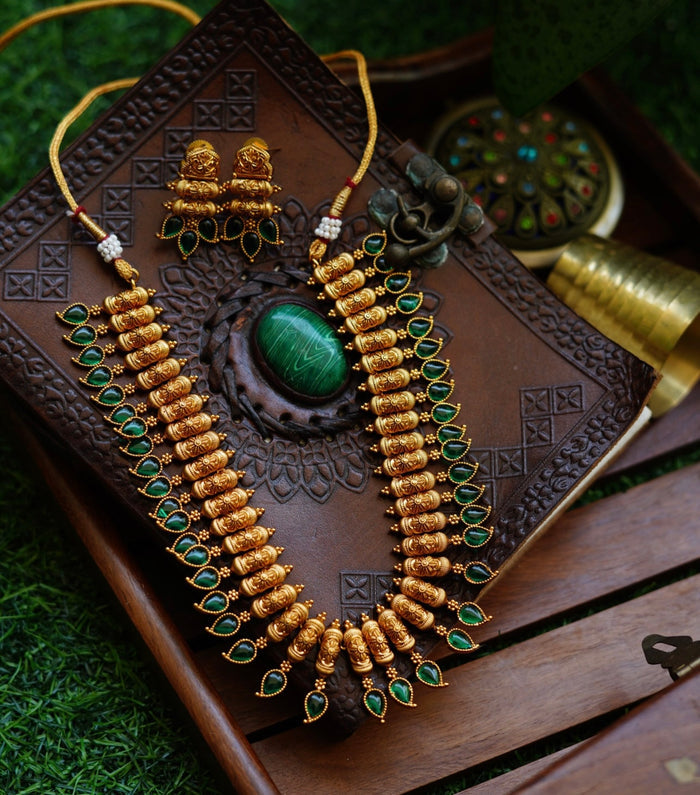 Antique Emerald Stone Spike Necklace