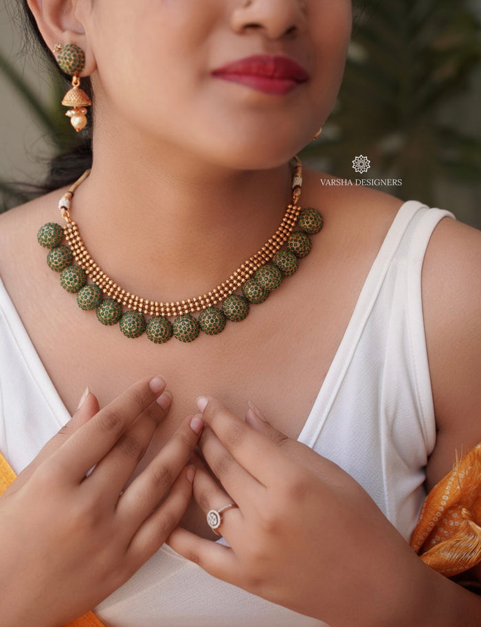 Antique Finish Emerald Necklace Set
