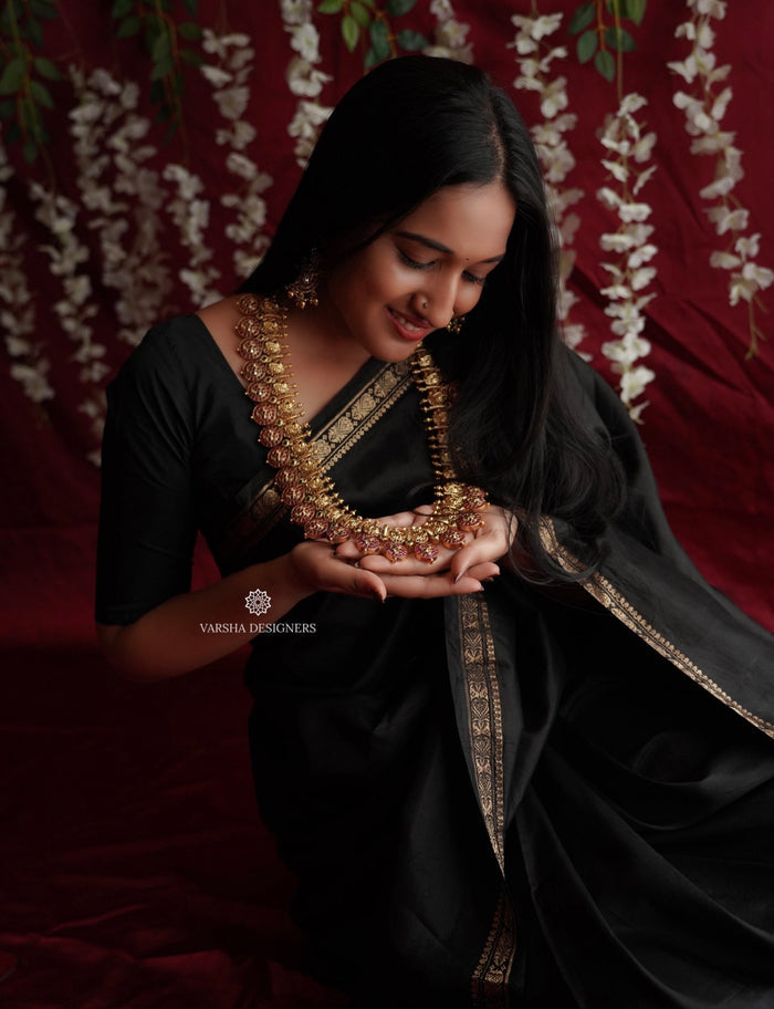 Antique Finish Peacock Kemp Bottu Mala