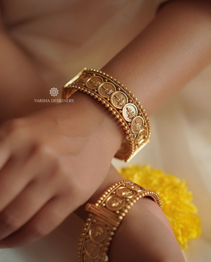 Antique Lakshmi Kasu Kada Bangles