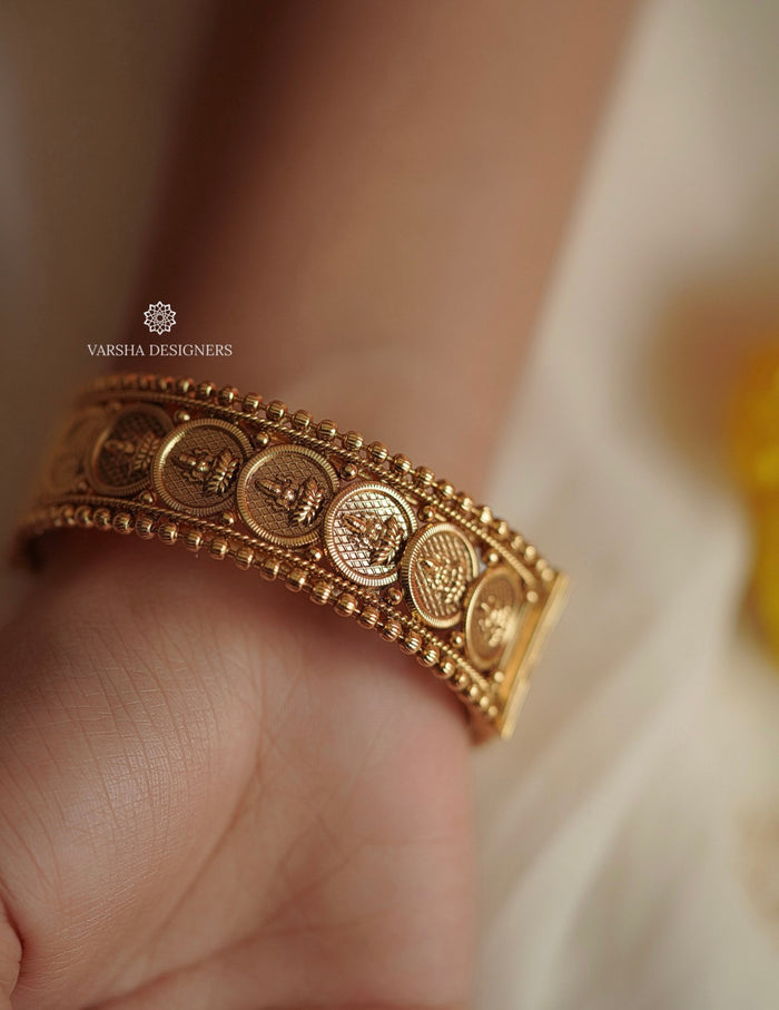 Antique Lakshmi Kasu Kada Bangles
