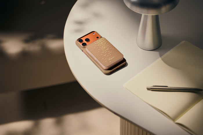 Baterie externă Pitaka Power Bank Qi2, 10 000 mAh, Golden Glint