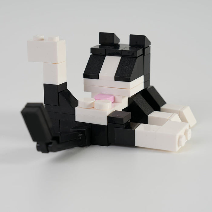 Black & White Grooming Kitten Building Blocks - LesDiy -