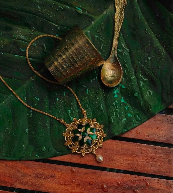 Floral Emerald Pendant Chain