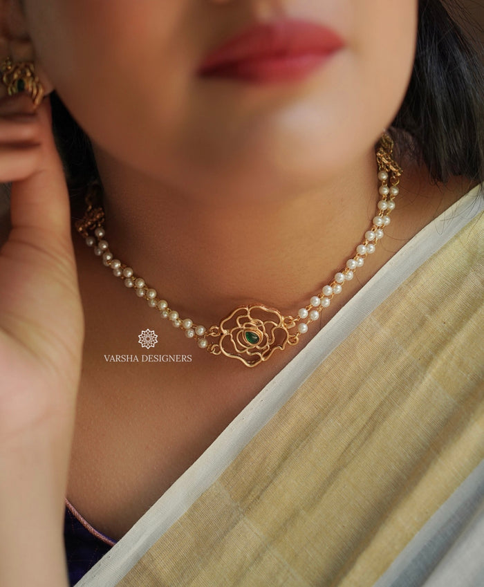 Floral Pearl Choker