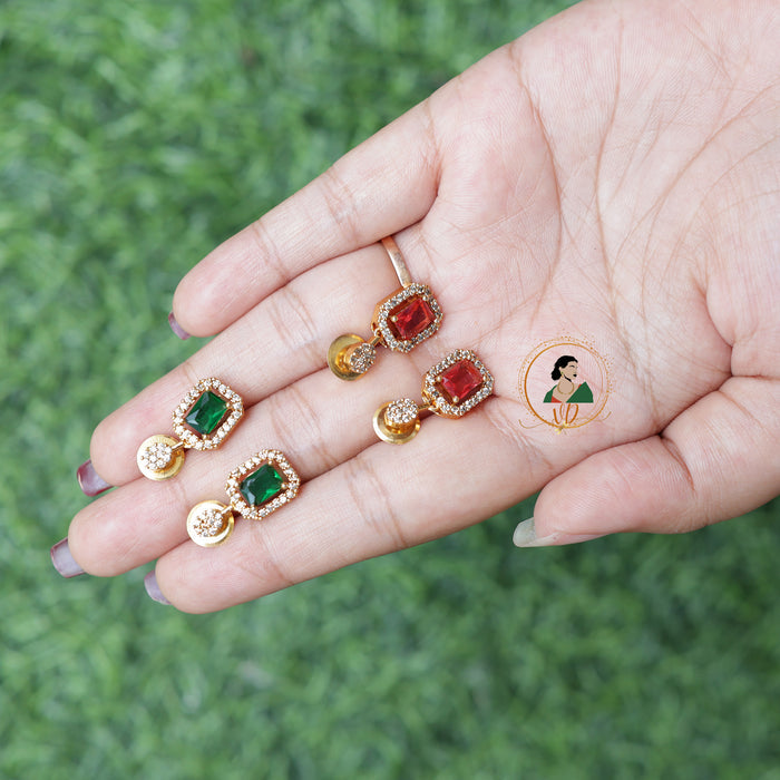Gold Finish Stone Necklace Set
