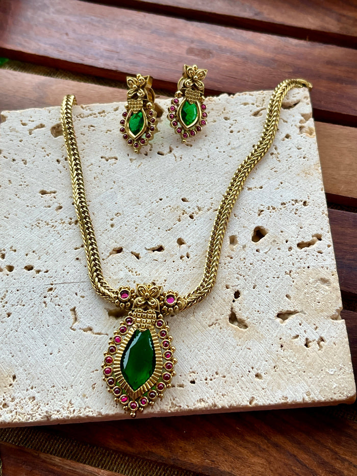 Gold Look Alike Palakka Necklace