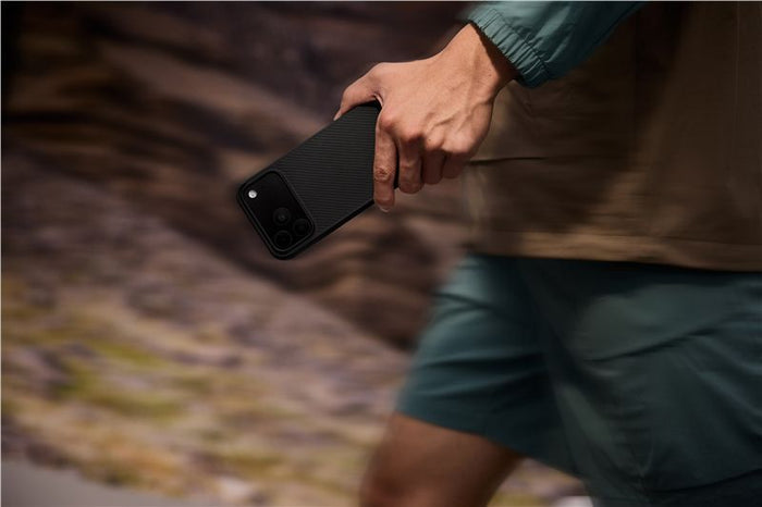 Husă Pitaka Aramid ProGuard, Black/Grey — iPhone 17 Pro