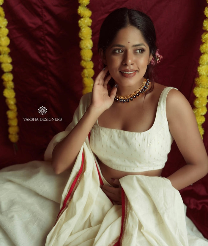 Kerala Style Kemp Sapphire Paisley Necklace Set