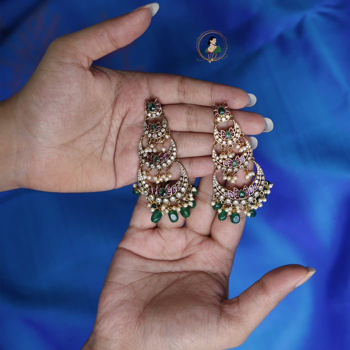 Layered Emerald Chaandbaali