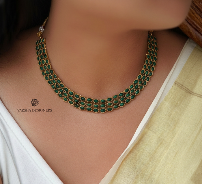 Layered Emerald Kemp Choker