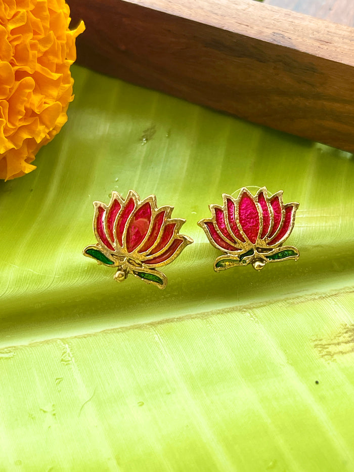 Lotus Pendant Invisible Necklace Set
