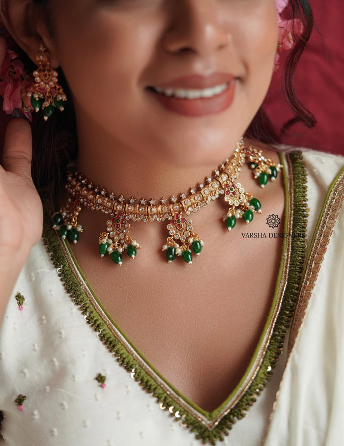 Matte Finish Emerald Beads Stone Necklace
