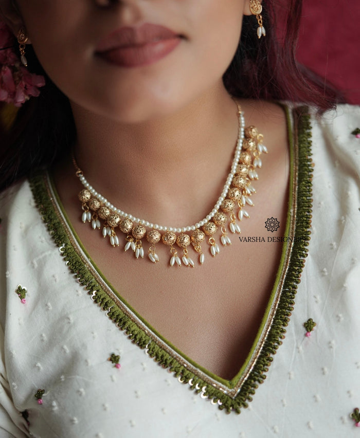 Matte Finish Rice Pearl Dome Necklace