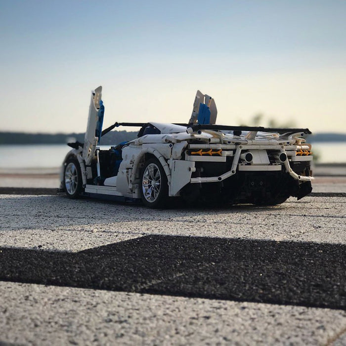 MOC - 17698 Lamborghini Aventador SVJ Roadster - Dynamic - LesDiy -