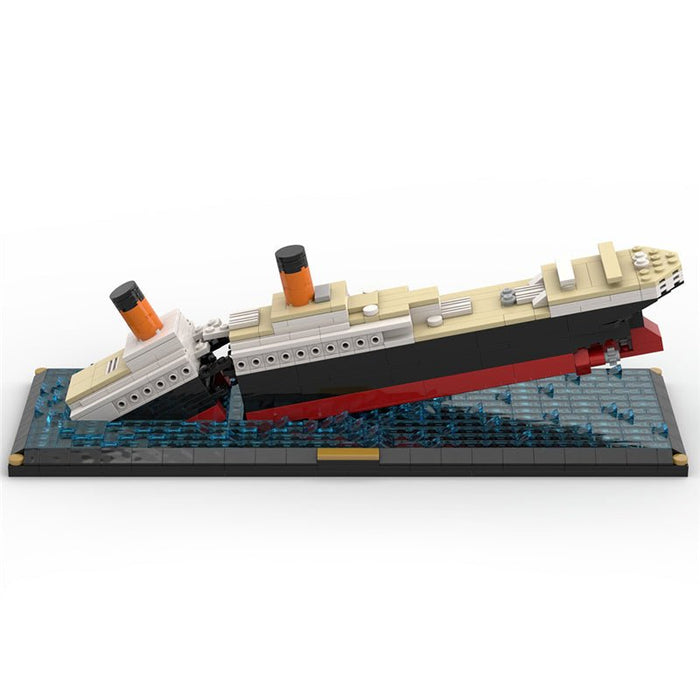 MOC - 51466 Titanic Sinking Scene - LesDiy - MOC -