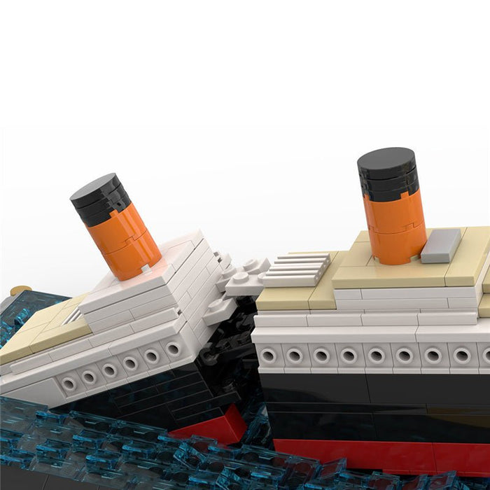 MOC - 51466 Titanic Sinking Scene - LesDiy - MOC -
