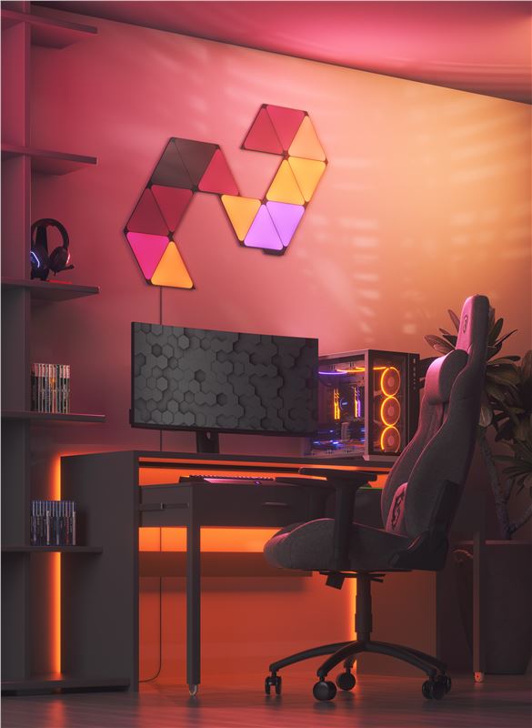 Pachet extensie 3 panouri Nanoleaf Shapes Black Triangles, ediție limitată