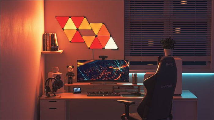 Pachet extensie 3 panouri Nanoleaf Shapes Black Triangles, ediție limitată