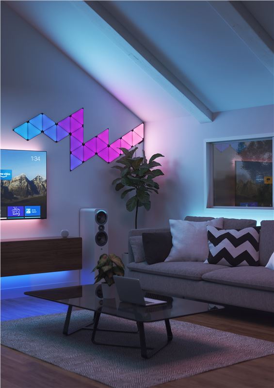 Pachet extensie 3 panouri Nanoleaf Shapes Black Triangles, ediție limitată
