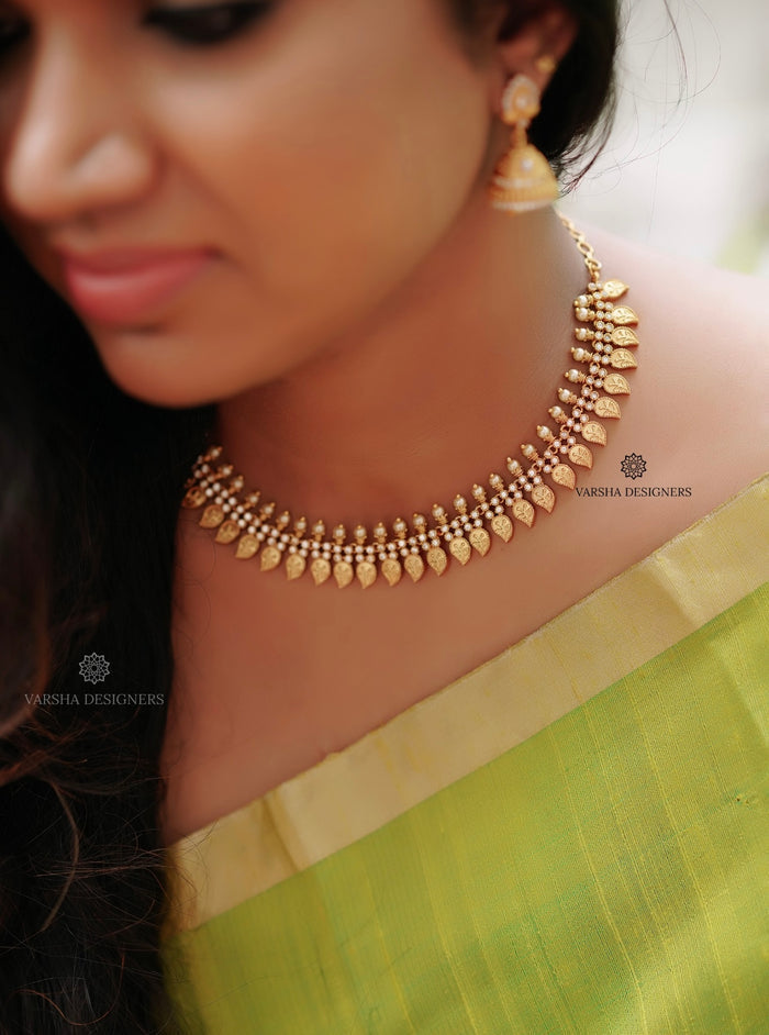 Paisley Gold Look Alike Necklace Set