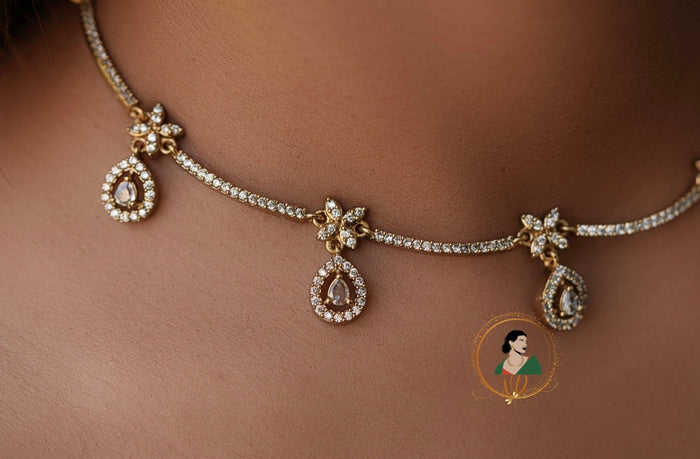 Pretty White Stone Necklace Set