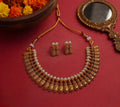 Simple Pearl Rivet Necklace
