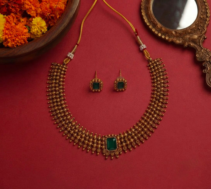 Simple Stone Necklace Set