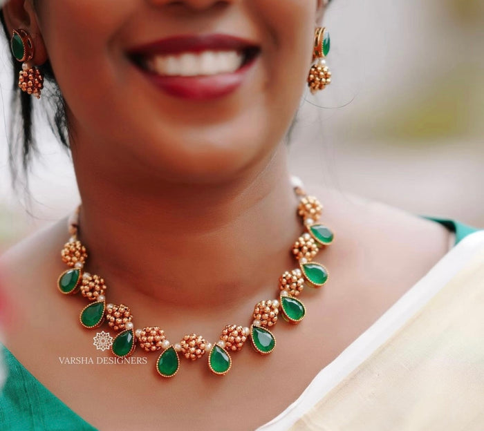 Teardrop Emerald Stone Necklace