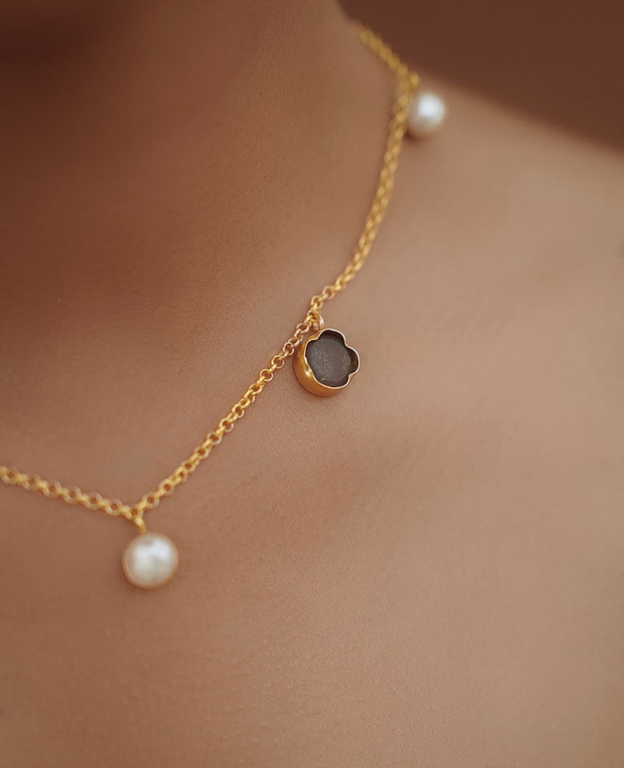 Thin Chain with Pearls & Stones