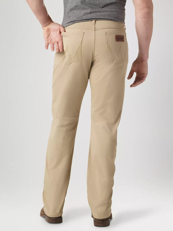 Wrangler Retro Slim Fit Straight Leg Pant